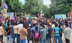 কোটাবিরোধী আন্দোলন: ঢাকা-টাঙ্গাইল আঞ্চলিক মহাসড়ক অবরোধ